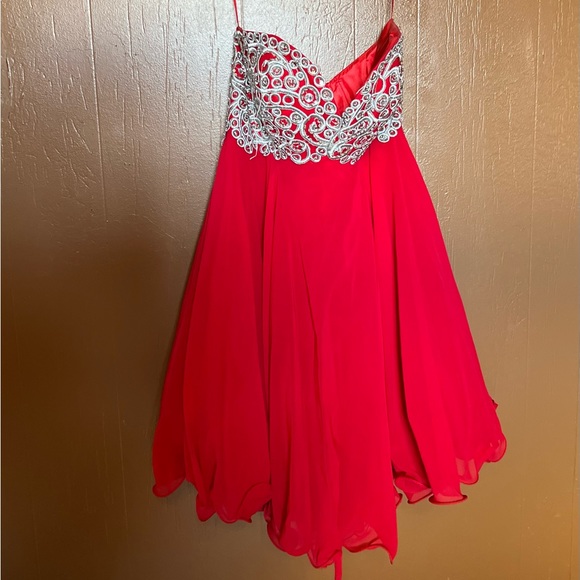 Strapless red and silver homecoming dress - Picture 1 of 1
